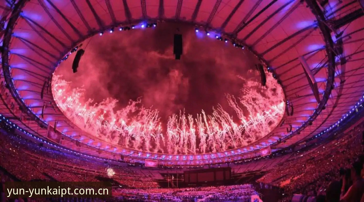 云开平台最新版下载 随着2026年美加墨世界杯的脚步日益临近,各支参赛队的最终名单陆续揭晓。5月21日,德国国家队公布了26人出征大名单,其中最令人瞩目的无疑是40岁老将诺伊尔的压轴回归,以及18岁新星卡尔的历史性入围。这份名单不仅是德国足球新老交替的缩影,更预示着他们在本届世界杯上的战术布局与雄心。对于广大球迷而言,通过云开平台最新版下载,可以第一时间获取赛事动态、深度分析,甚至在赛前通过模拟模块预演比赛走势,这种沉浸式的观赛准备,正在成为越来越多资深用户的选择。